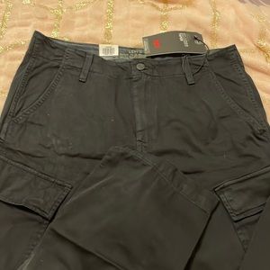 Levi’s NWT black cargo pants